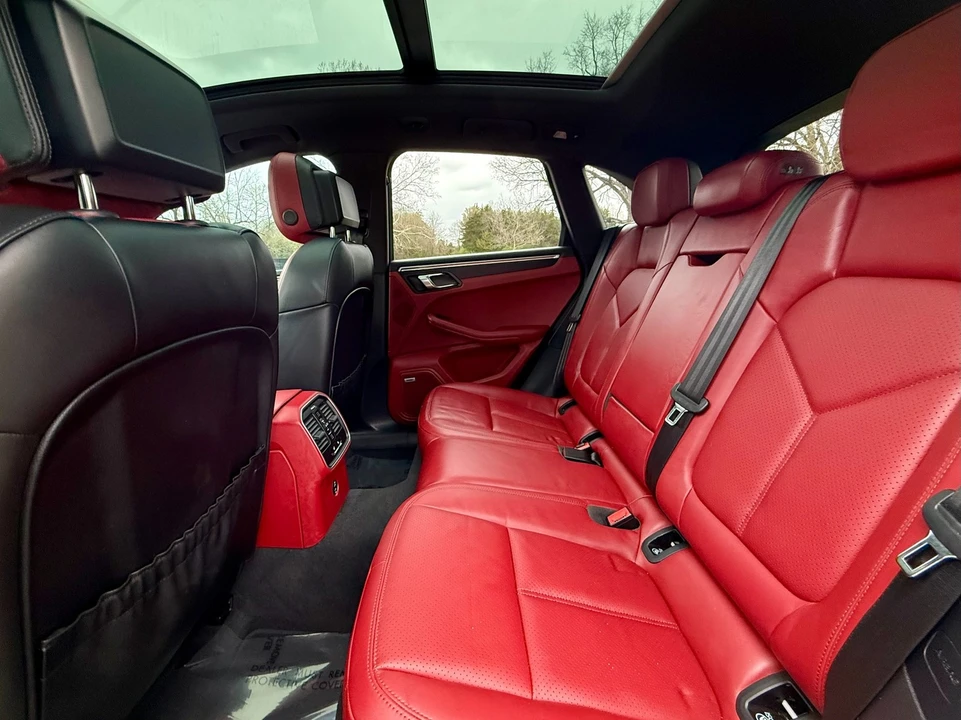 2023 Porsche Macan GTS - Image 19 of 21