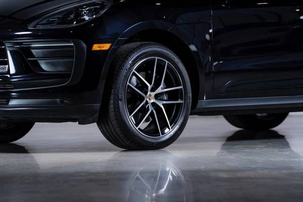 2023 Porsche Macan - Image 10 of 10