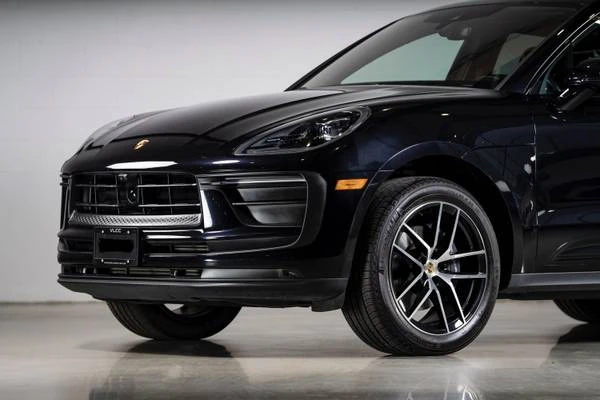 2023 Porsche Macan - Image 4 of 10