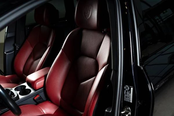 2023 Porsche Macan - Image 8 of 10