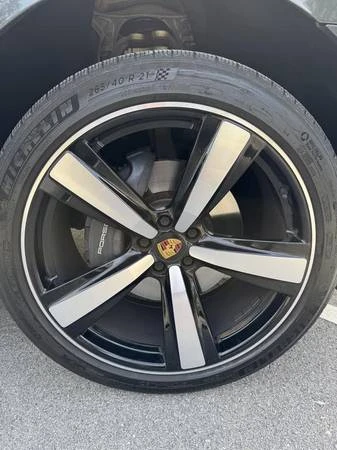2023 Porsche Macan - Image 3 of 3