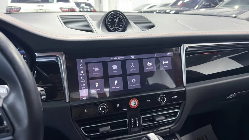 2023 Porsche Macan T - Image 14 of 20