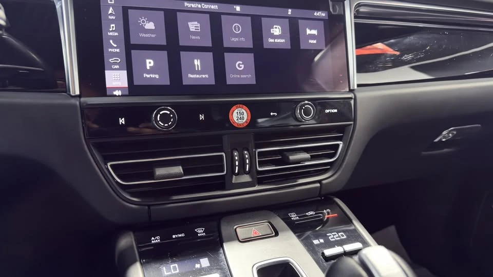 2023 Porsche Macan T - Image 15 of 20