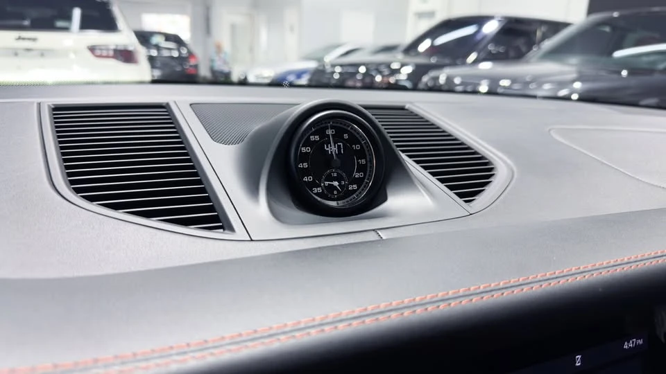 2023 Porsche Macan T - Image 18 of 20