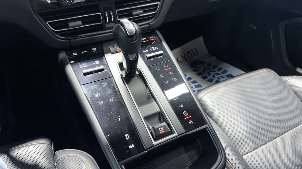 2023 Porsche Macan T - Image 16 of 20