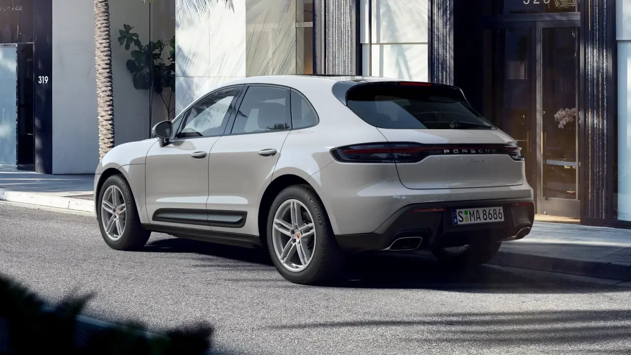 2023 Porsche Macan - Image 3 of 6