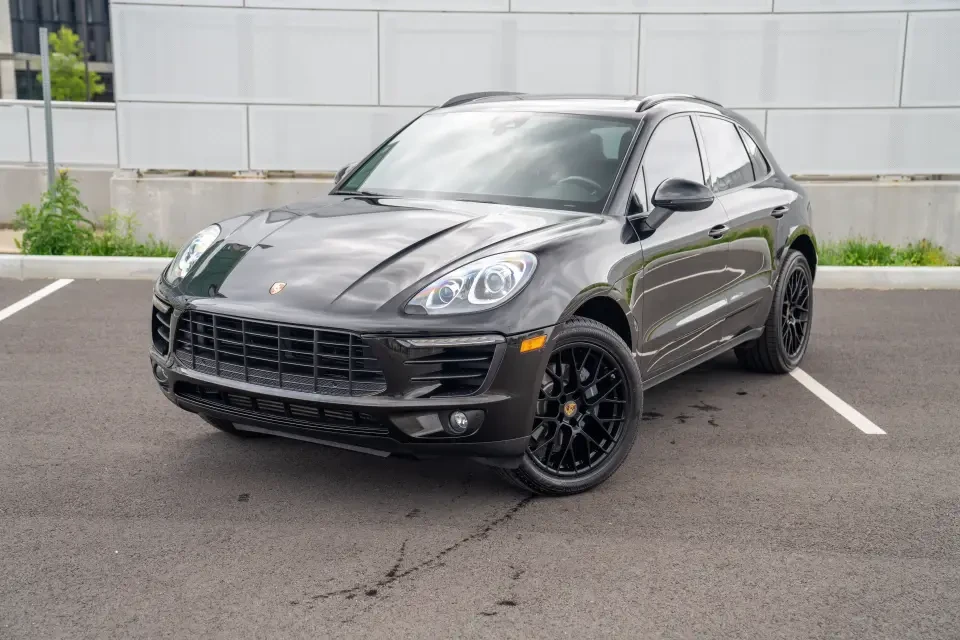 2023 Porsche Macan T - Image 9 of 11