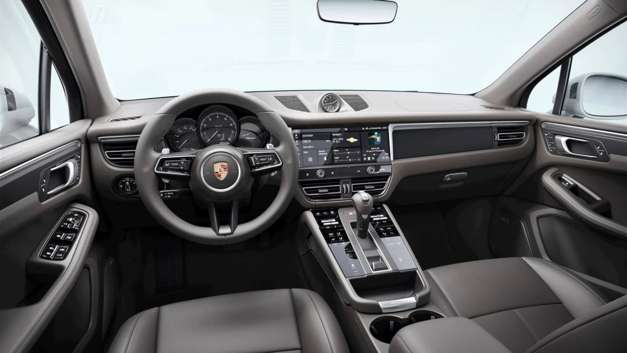 2023 Porsche Macan - Image 4 of 5