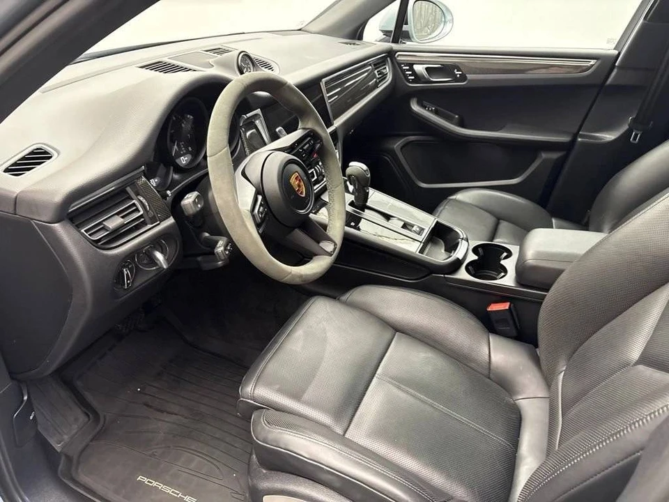 2023 Porsche Macan - Image 5 of 5
