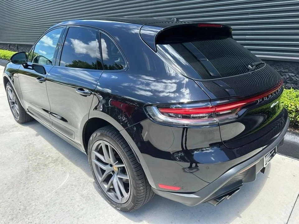 2023 Porsche Macan - Image 3 of 5
