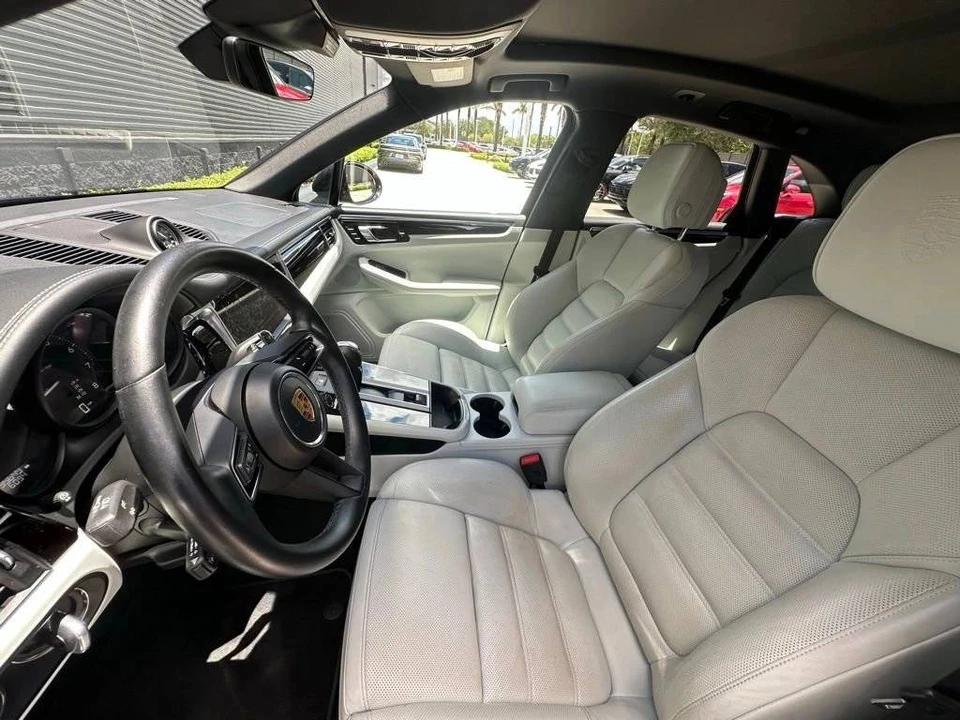 2023 Porsche Macan - Image 5 of 5