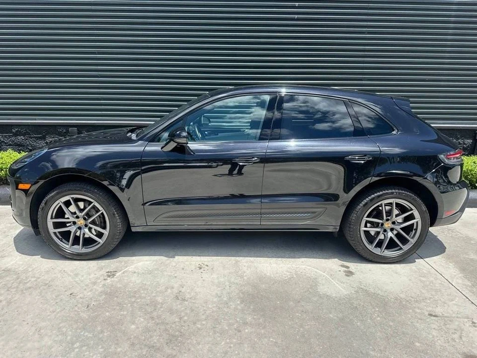 2023 Porsche Macan - Image 2 of 5