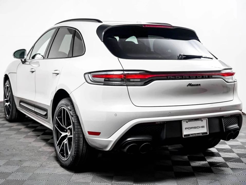 2023 Porsche Macan T - Image 3 of 5