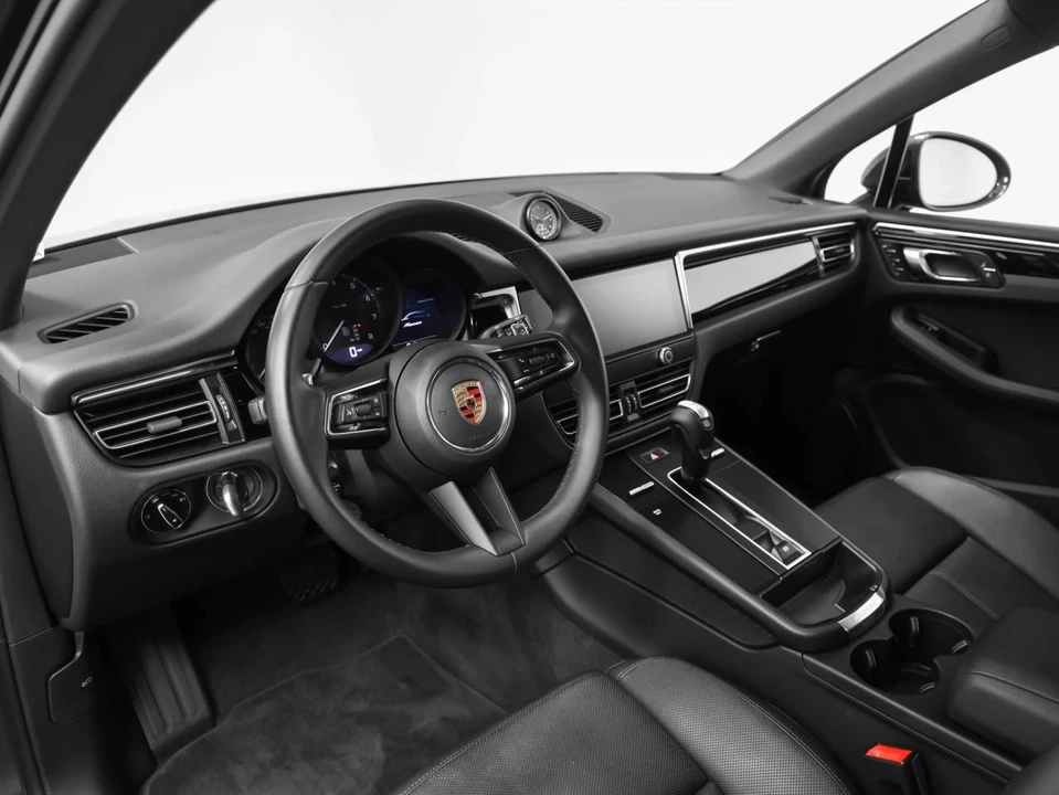 2023 Porsche Macan T - Image 4 of 5