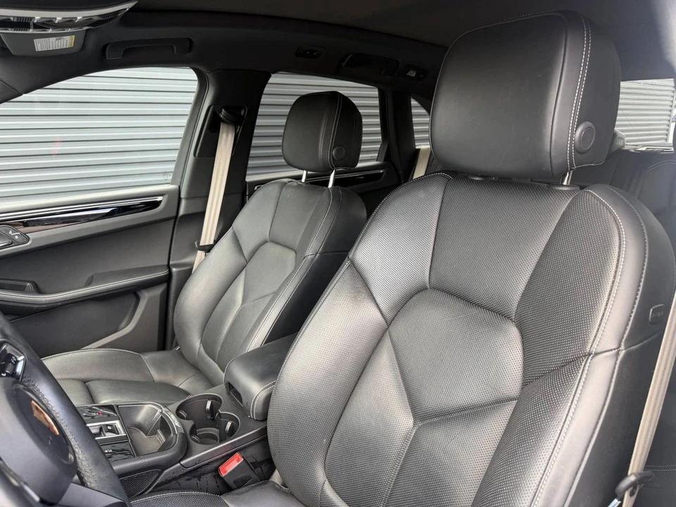 2023 Porsche Macan - Image 5 of 5