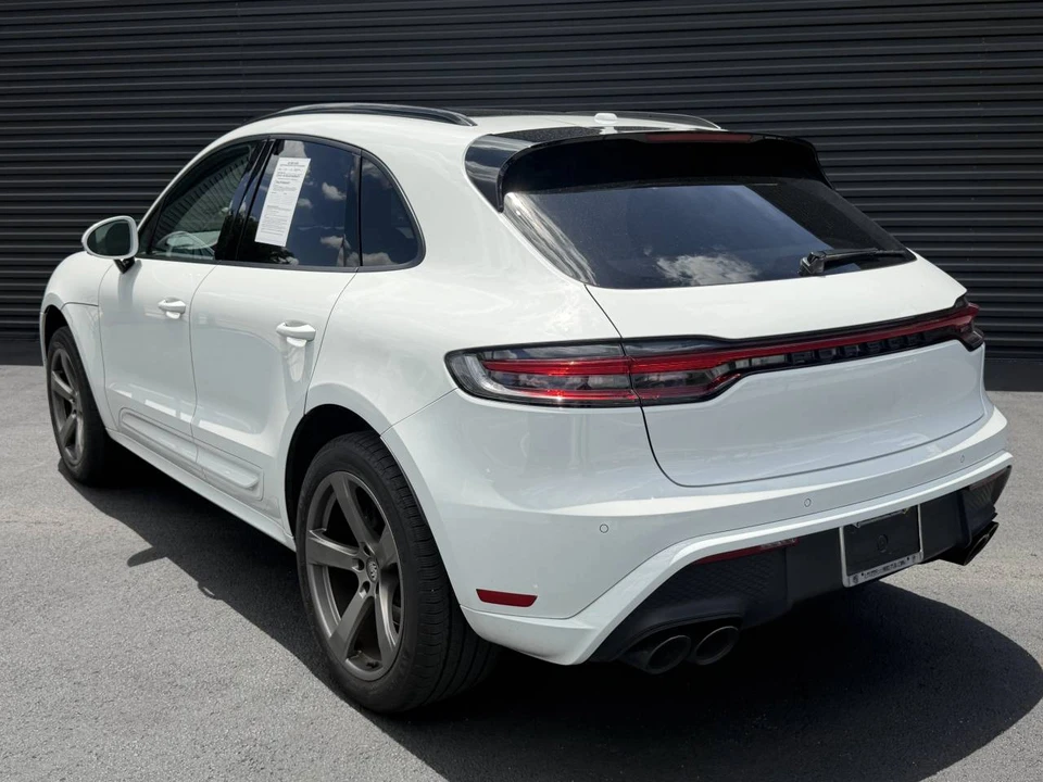 2023 Porsche Macan - Image 3 of 5