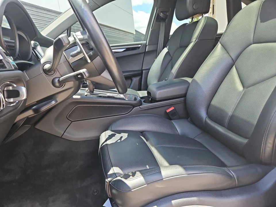 2023 Porsche Macan T - Image 5 of 5