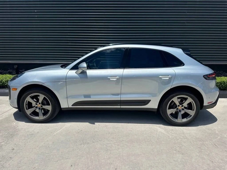2023 Porsche Macan - Image 2 of 5