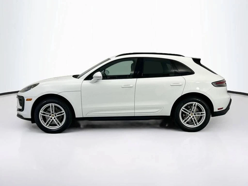 2023 Porsche Macan - Image 2 of 5