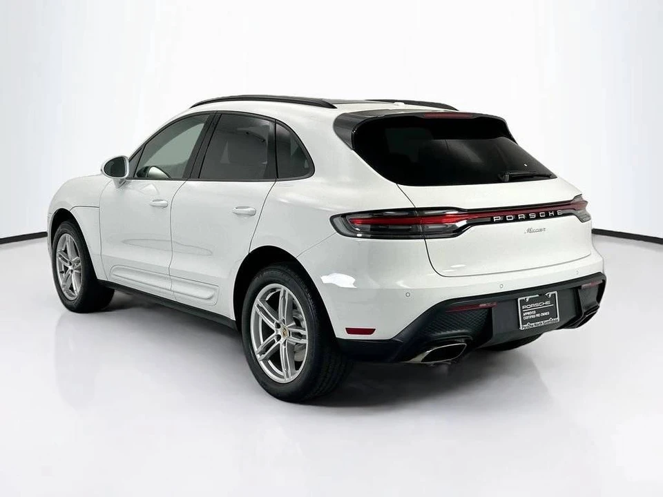 2023 Porsche Macan - Image 3 of 5