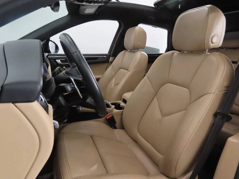 2023 Porsche Macan T - Image 5 of 5