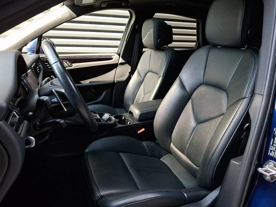 2023 Porsche Macan - Image 5 of 5