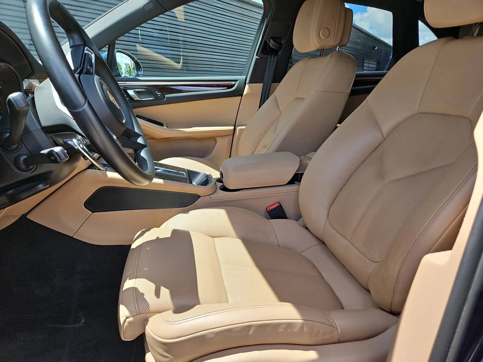 2023 Porsche Macan - Image 5 of 5