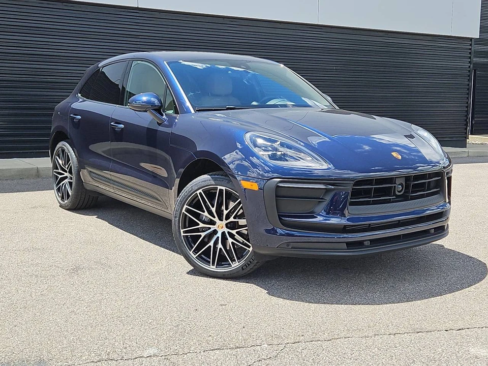 2023 Porsche Macan - Image 3 of 5