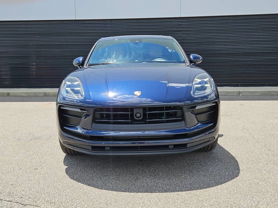 2023 Porsche Macan - Image 2 of 5