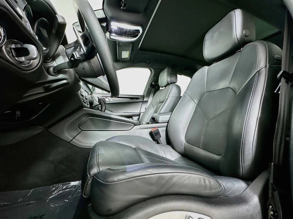 2023 Porsche Macan T - Image 5 of 5