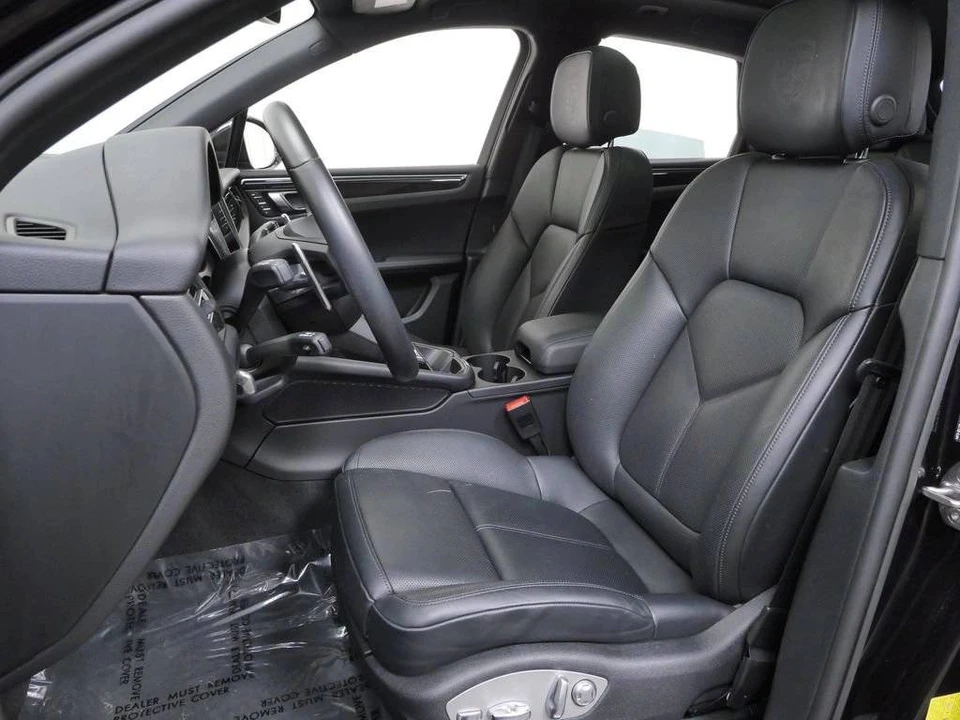 2023 Porsche Macan T - Image 5 of 5