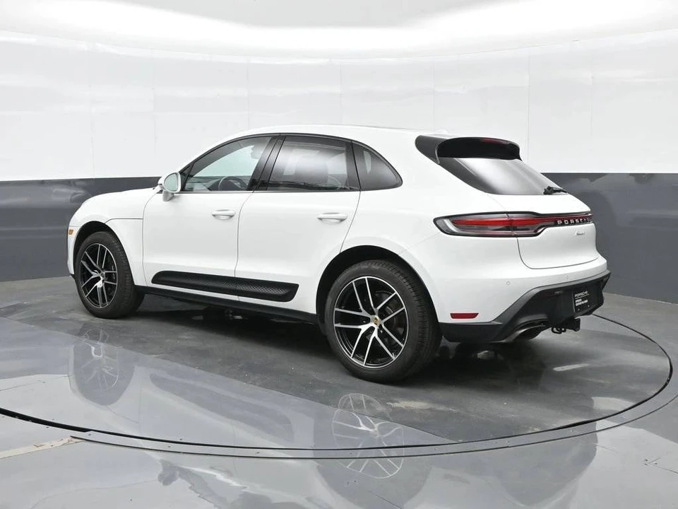 2023 Porsche Macan T - Image 3 of 5