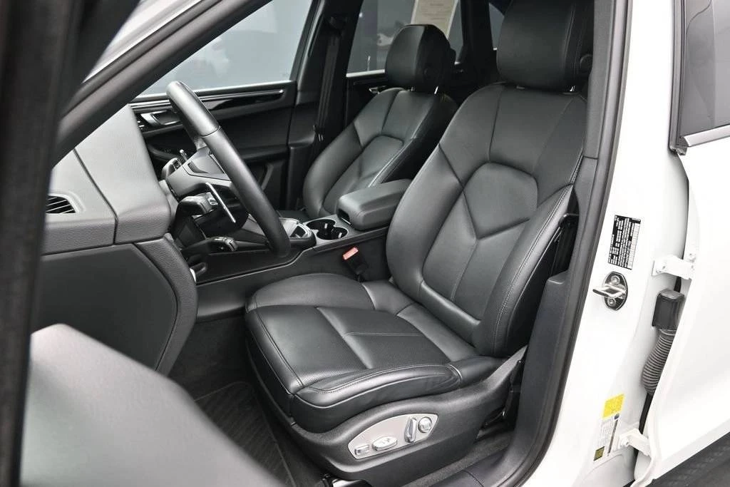 2023 Porsche Macan T - Image 5 of 5
