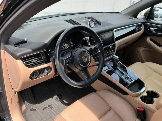 2023 Porsche Macan T - Image 4 of 5