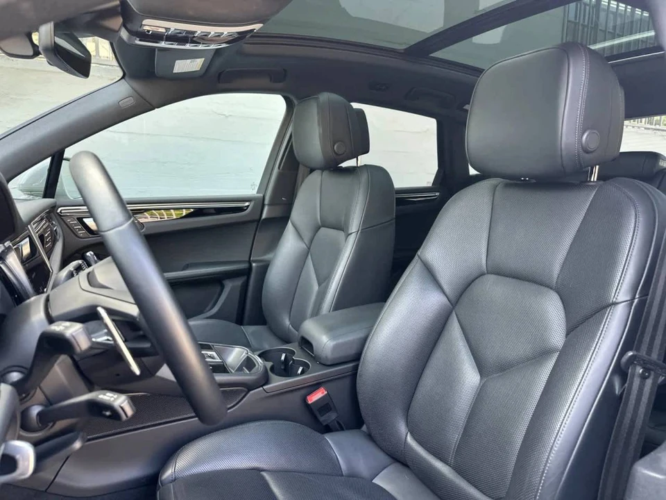 2023 Porsche Macan - Image 5 of 5