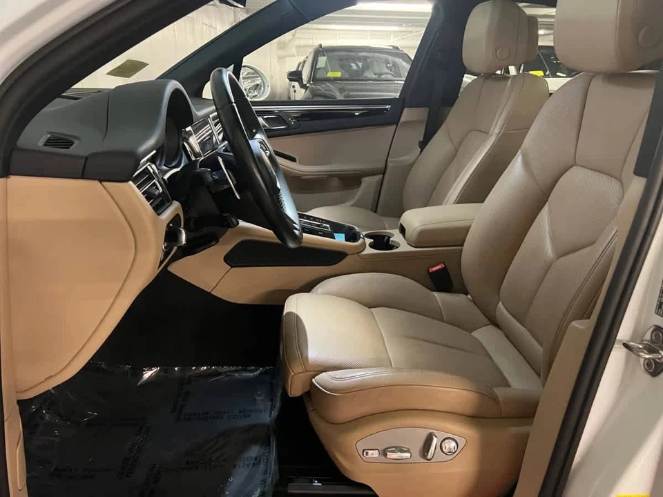 2023 Porsche Macan T - Image 5 of 5