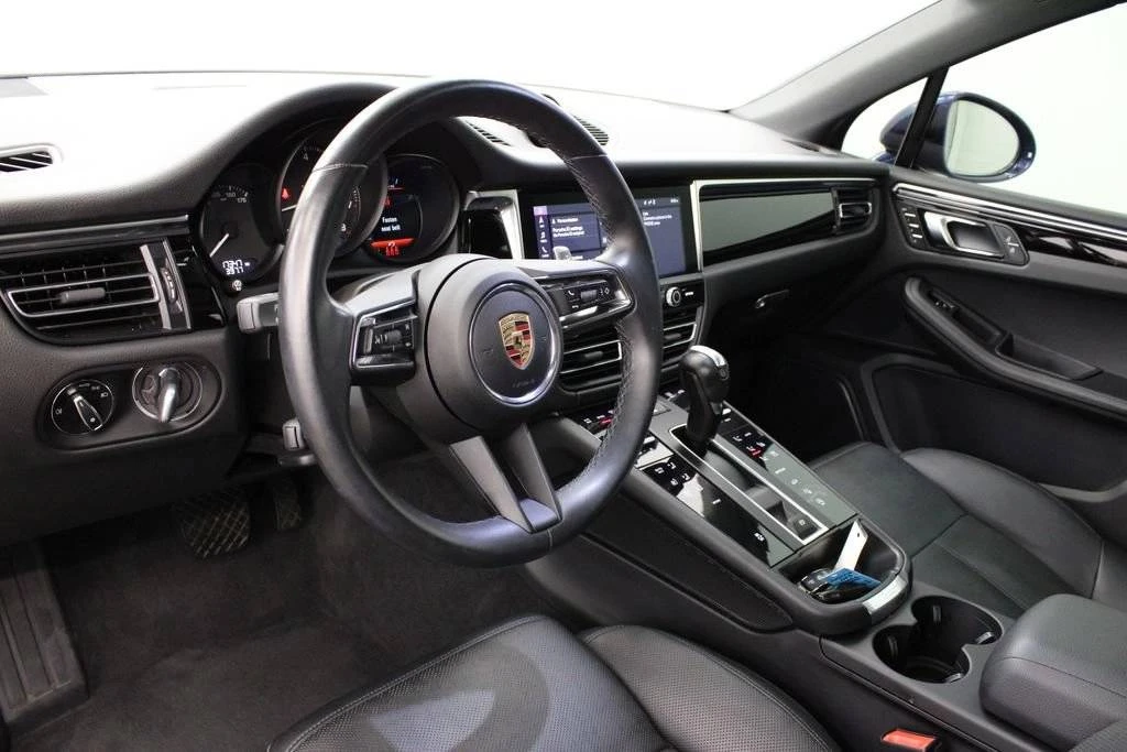 2023 Porsche Macan - Image 4 of 5