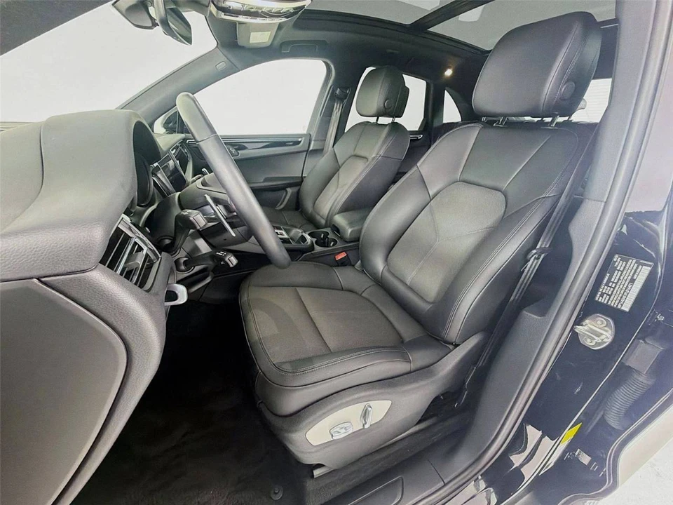 2023 Porsche Macan - Image 5 of 5