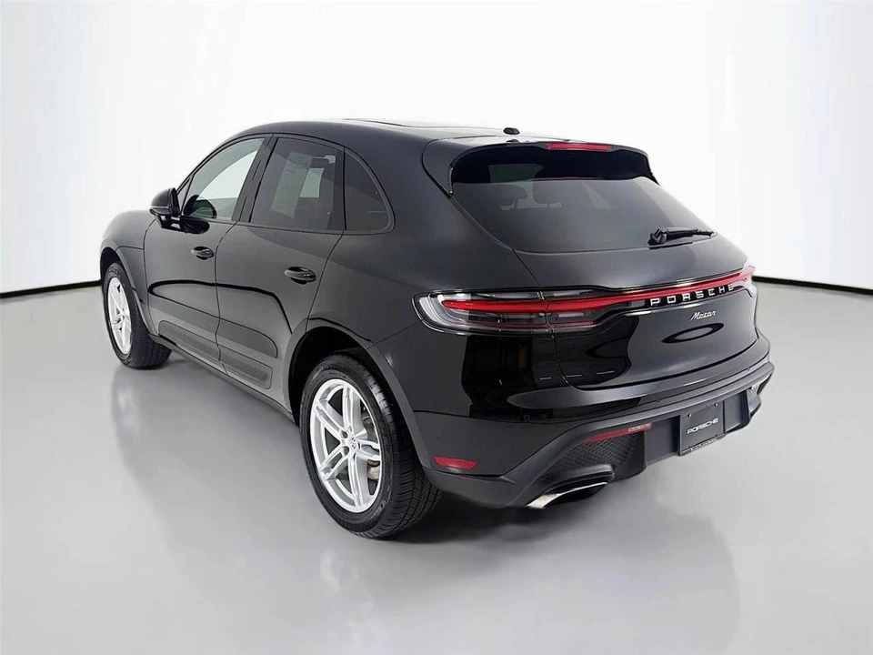 2023 Porsche Macan - Image 3 of 5
