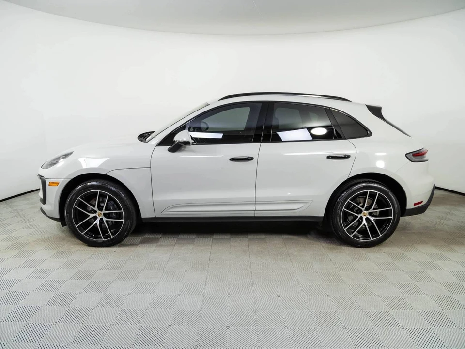2023 Porsche Macan - Image 2 of 5