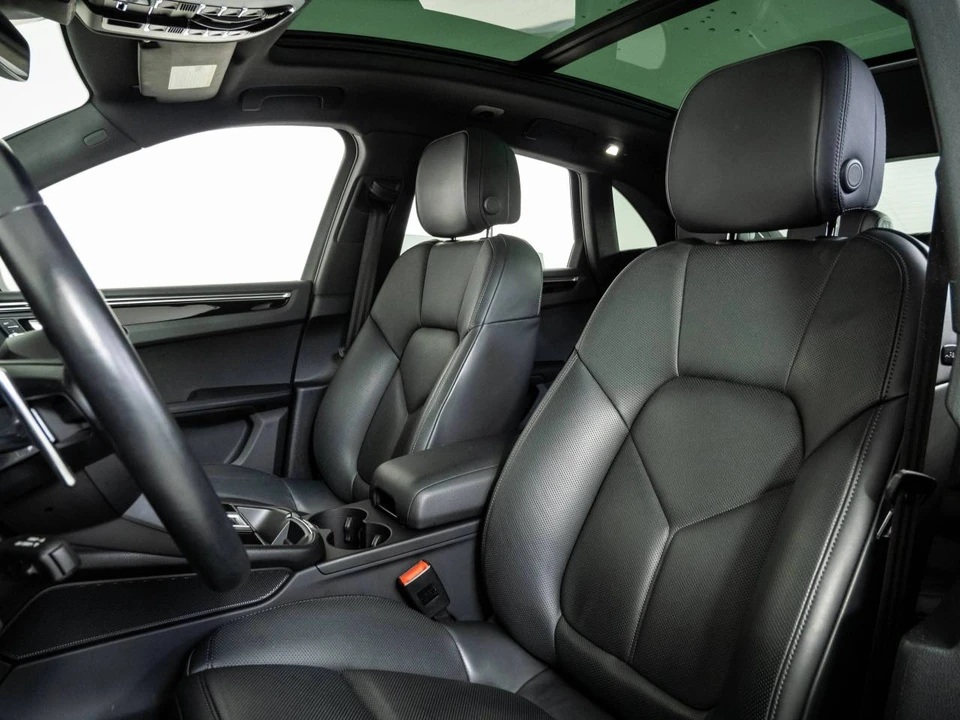 2023 Porsche Macan - Image 5 of 5