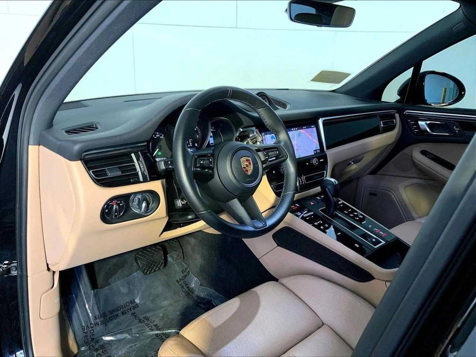 2023 Porsche Macan - Image 4 of 5