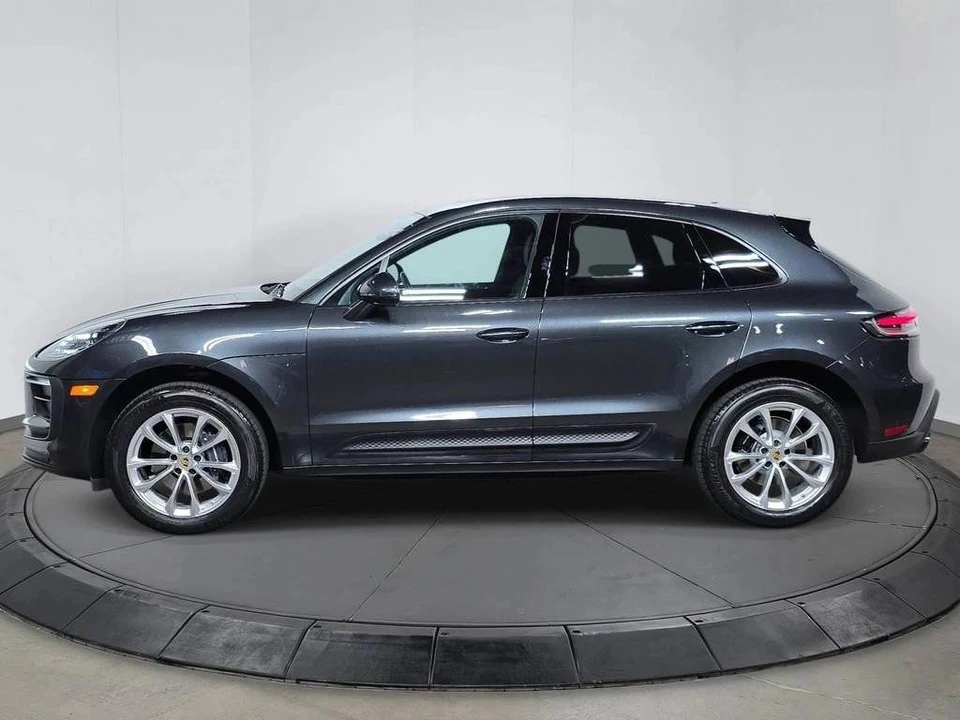 2023 Porsche Macan - Image 2 of 5