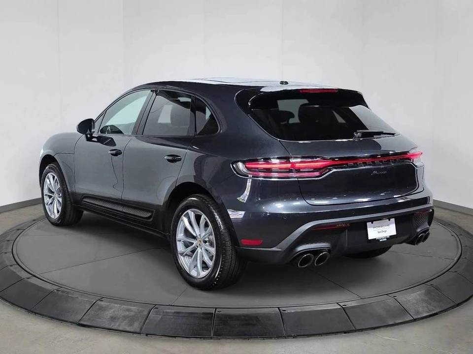 2023 Porsche Macan - Image 3 of 5