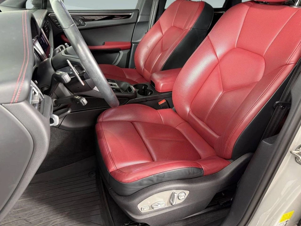2023 Porsche Macan T - Image 5 of 5