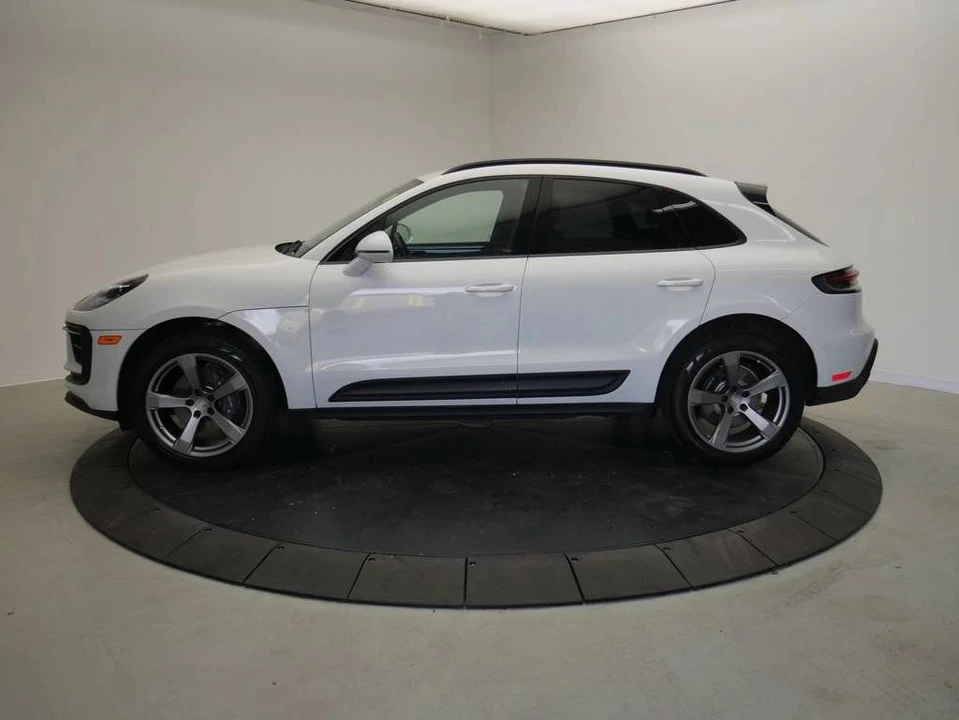 2023 Porsche Macan - Image 2 of 5