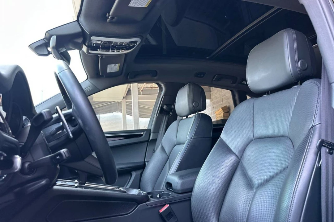 2023 Porsche Macan - Image 5 of 5