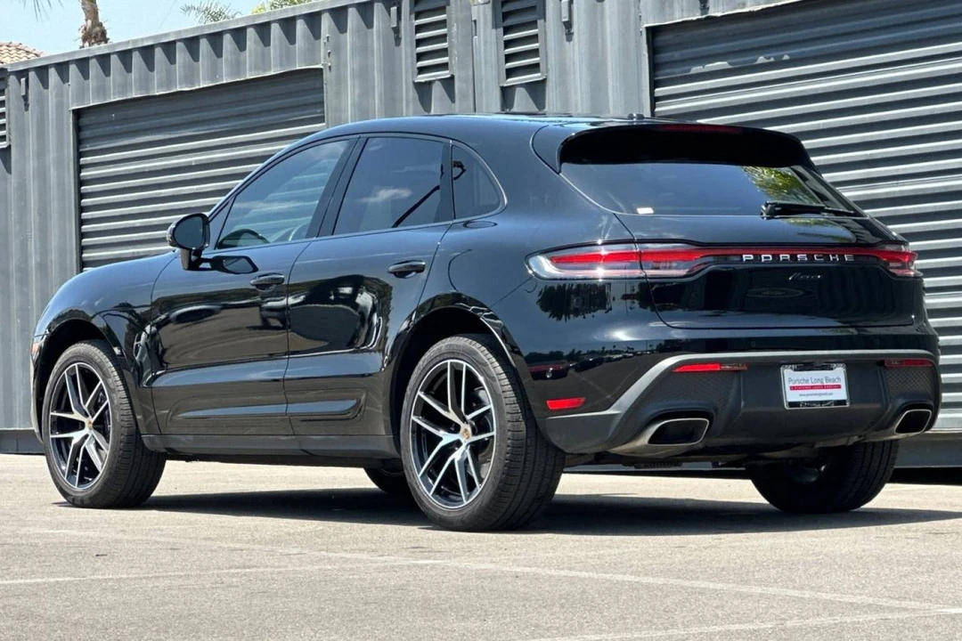 2023 Porsche Macan - Image 3 of 5