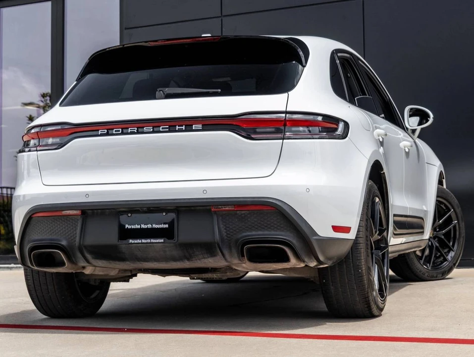 2023 Porsche Macan - Image 3 of 5