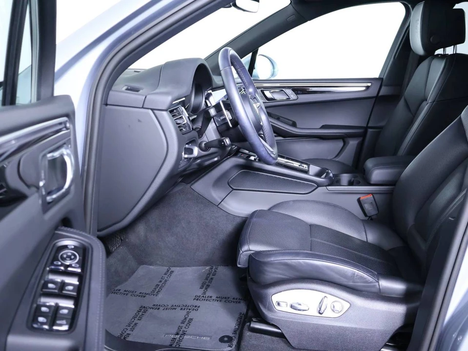 2023 Porsche Macan - Image 5 of 5